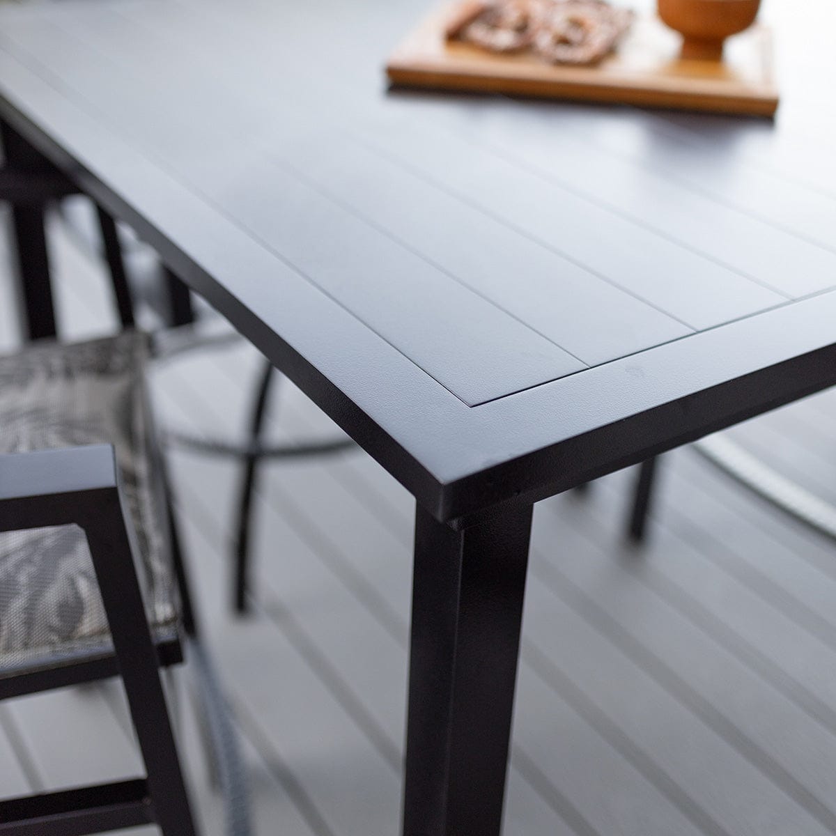 Berlin Gardens Vida 44″ Aluminum Square Bar Table