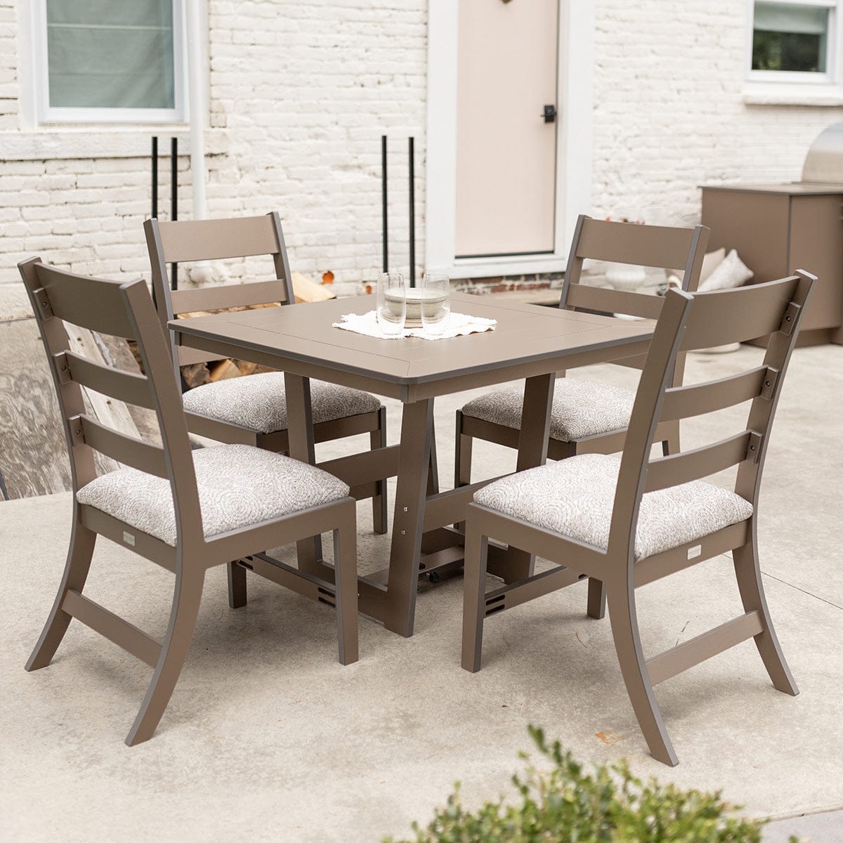 Berlin Gardens Hudson 40" Outdoor Poly Lumber Square Dining Table