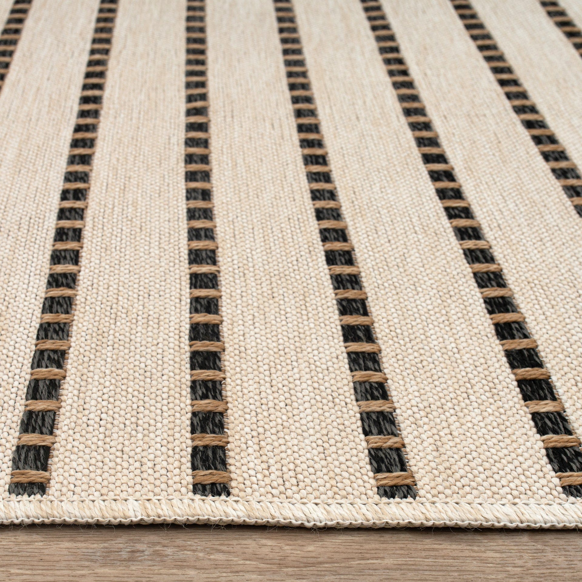 Ottenby Outdoor Rug, Black/Tan on White