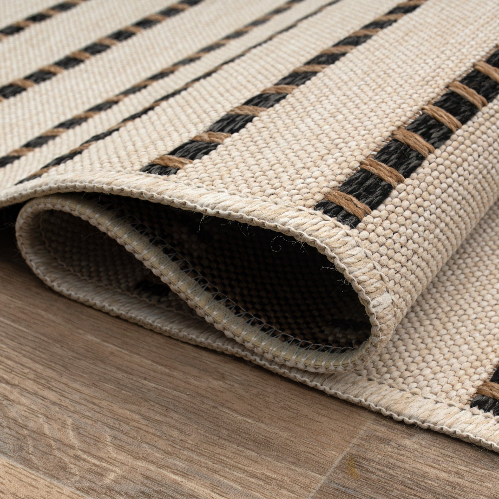 Ottenby Outdoor Rug, Black/Tan on White