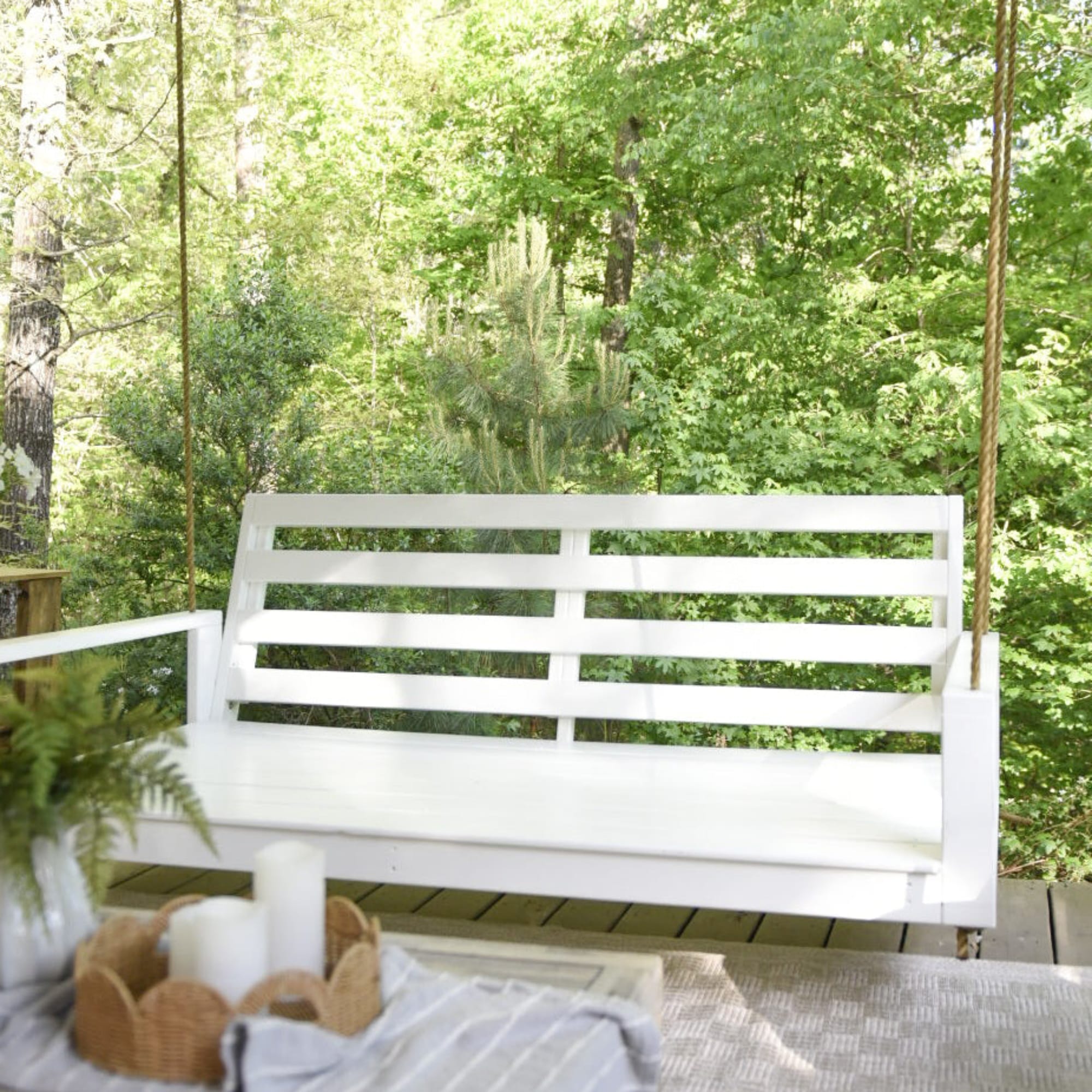 Amish Casual Waterford Hanging Bed Swing for Porch, 5 Ft White