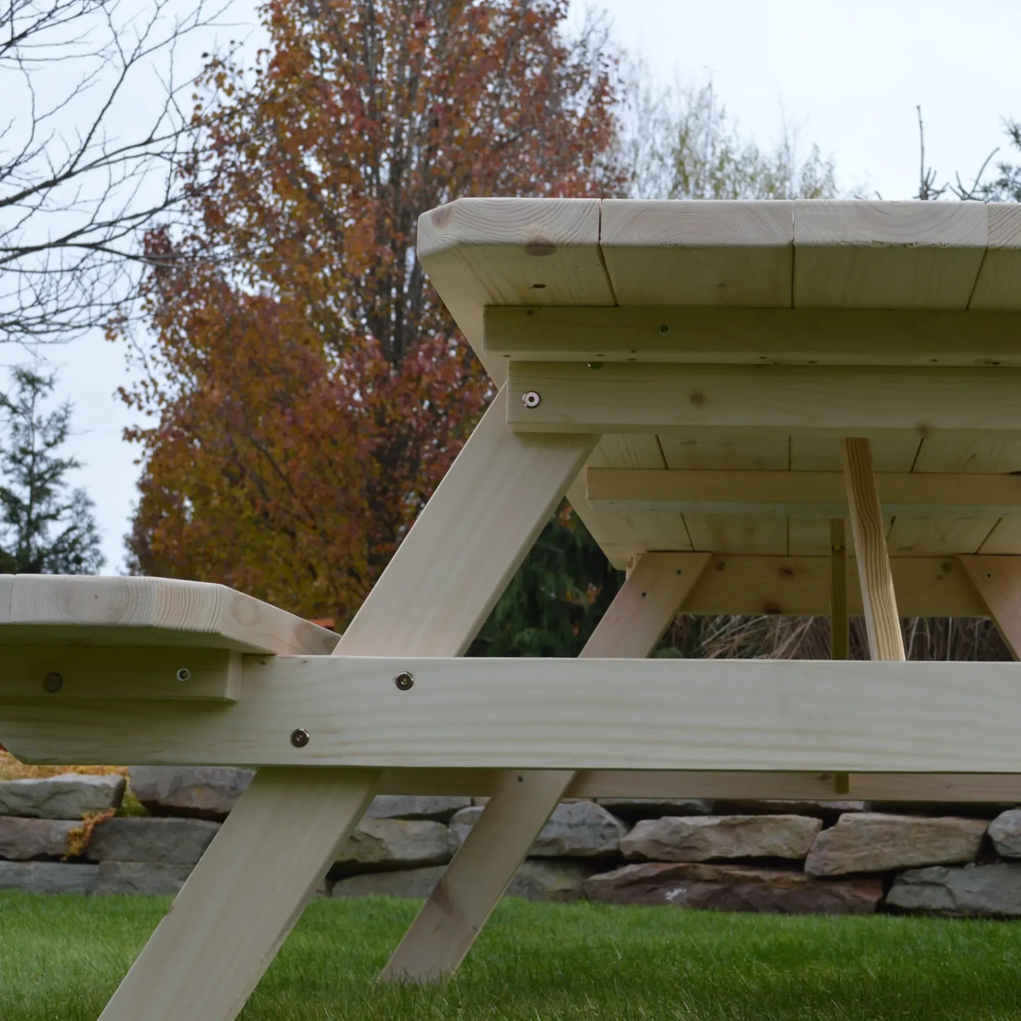Keystone Amish Co. Spruce Picnic Table