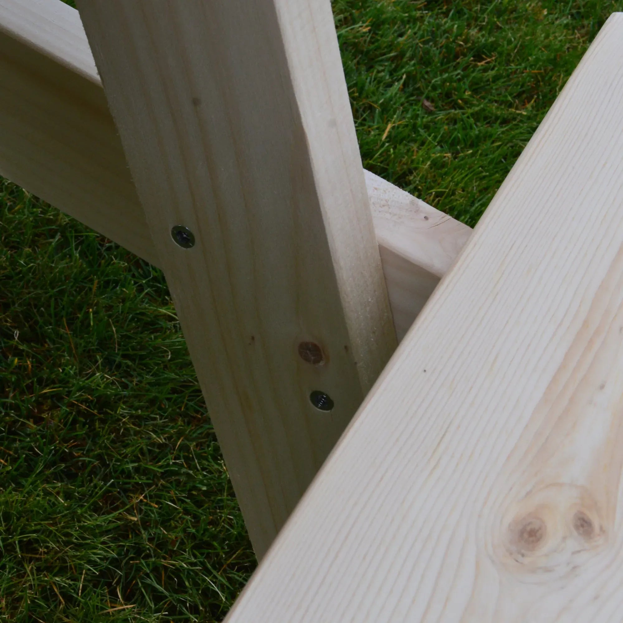 Keystone Amish Co. Spruce Picnic Table