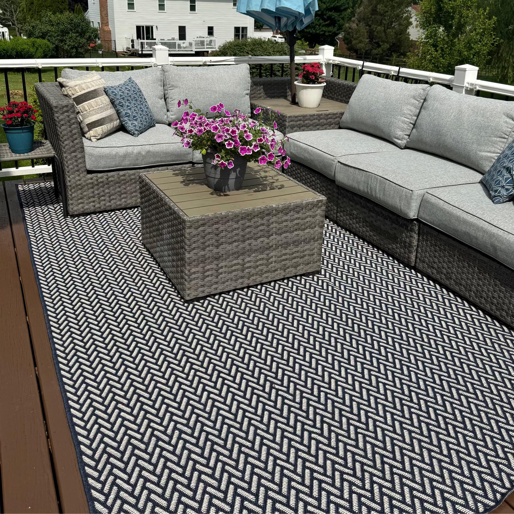 Navy on White Chevron 