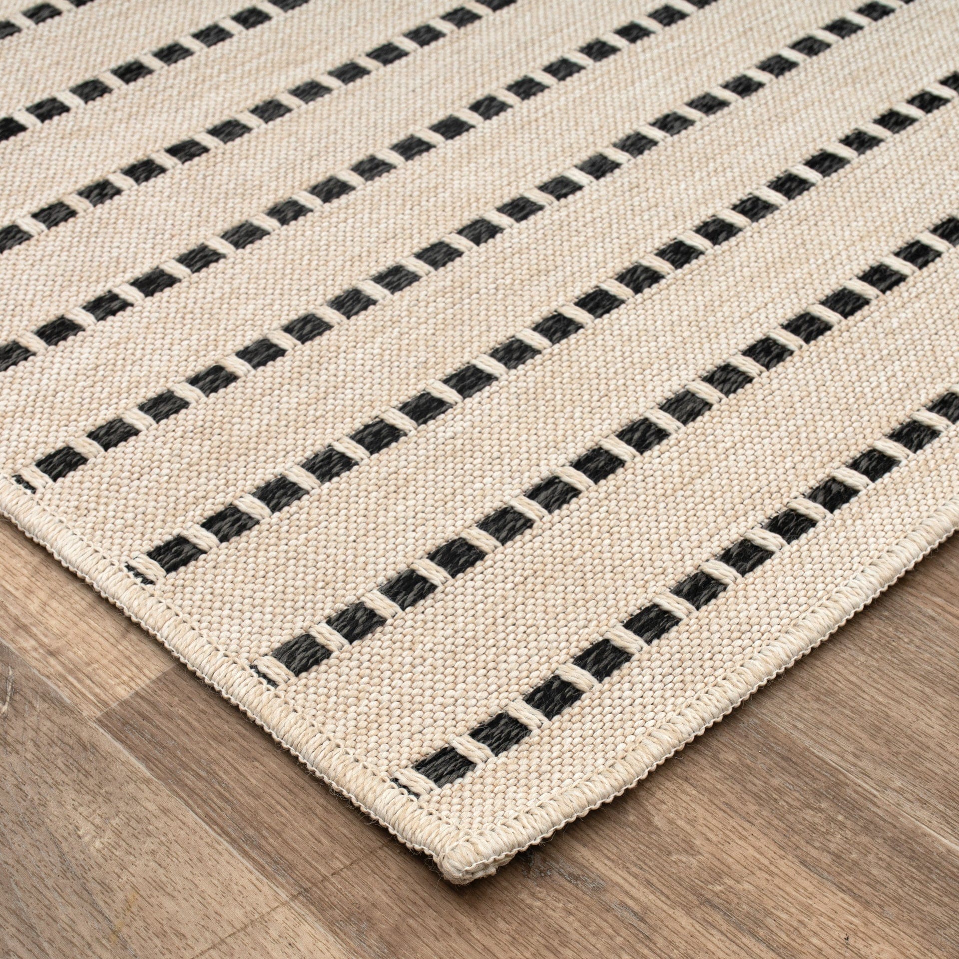 Ottenby Outdoor Rug, Black on White