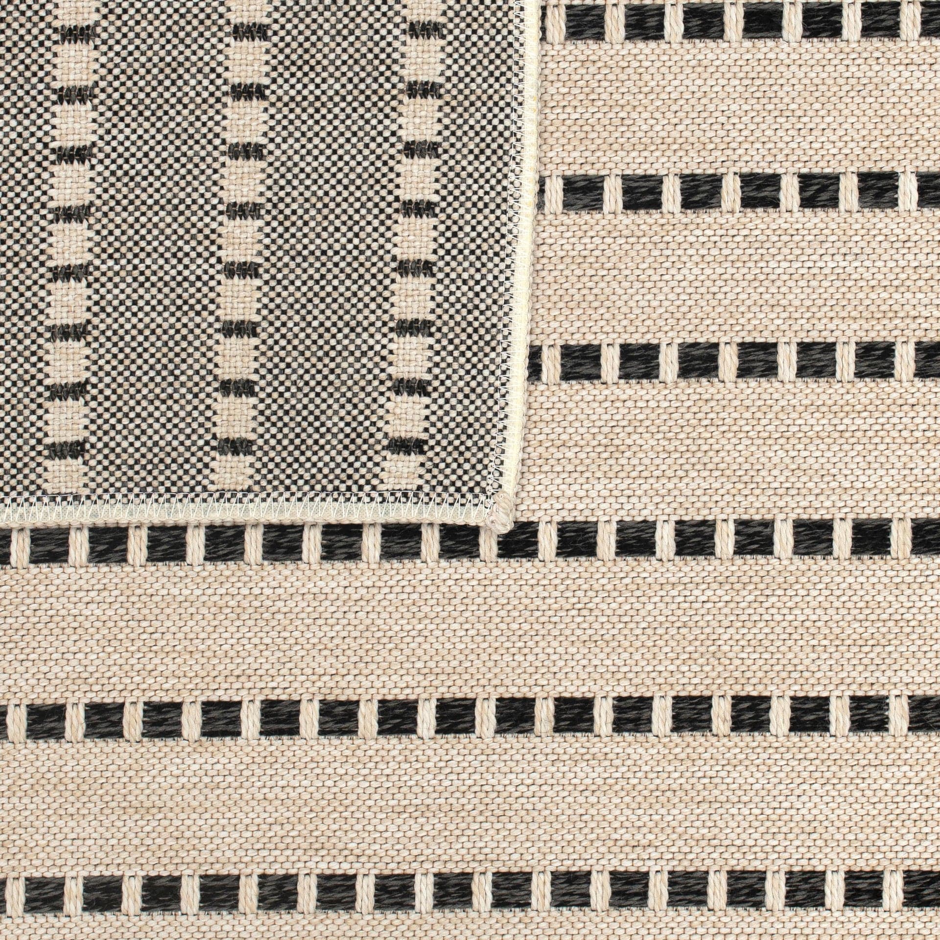 Ottenby Outdoor Rug, Black on White