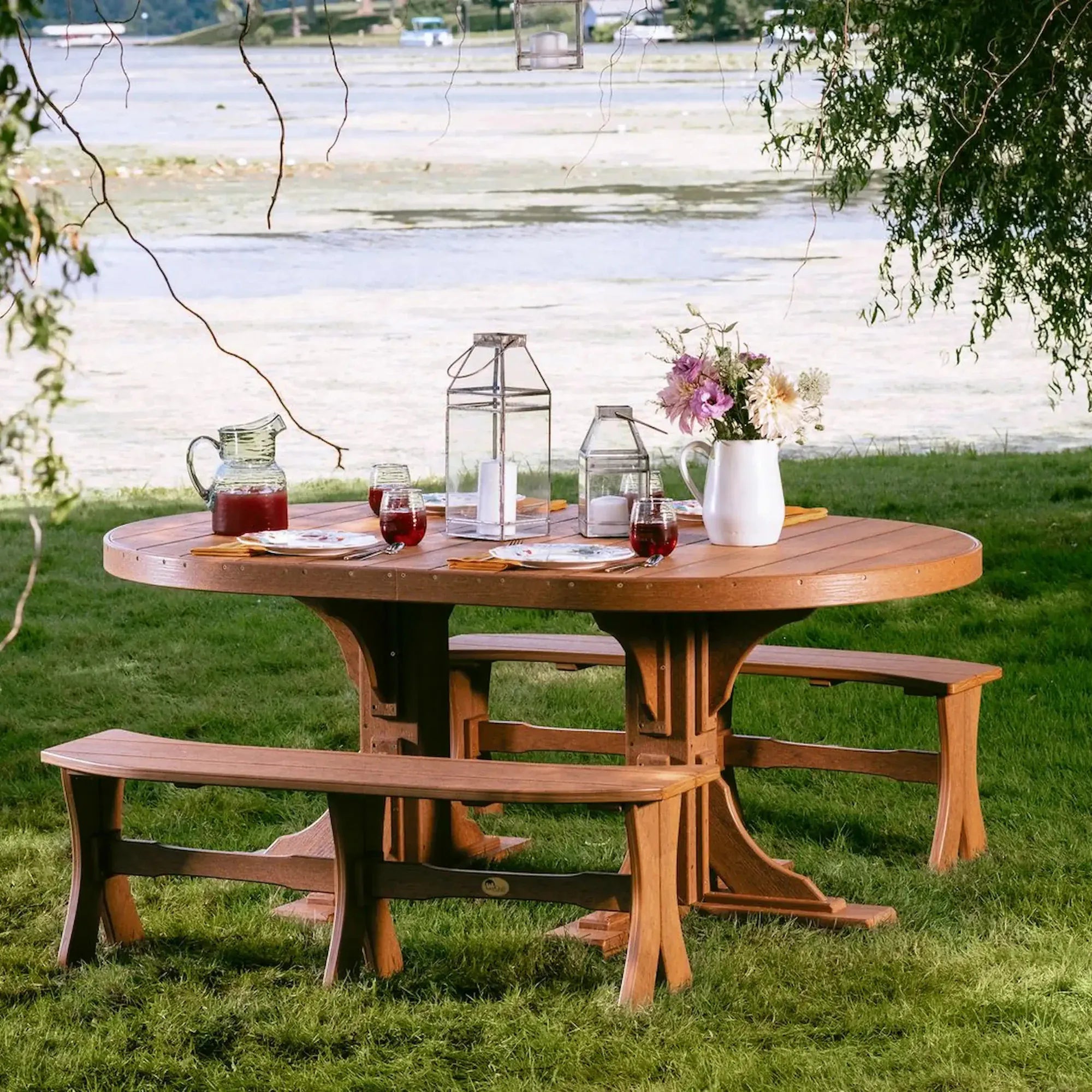 Oval Table in Antique Mahogany