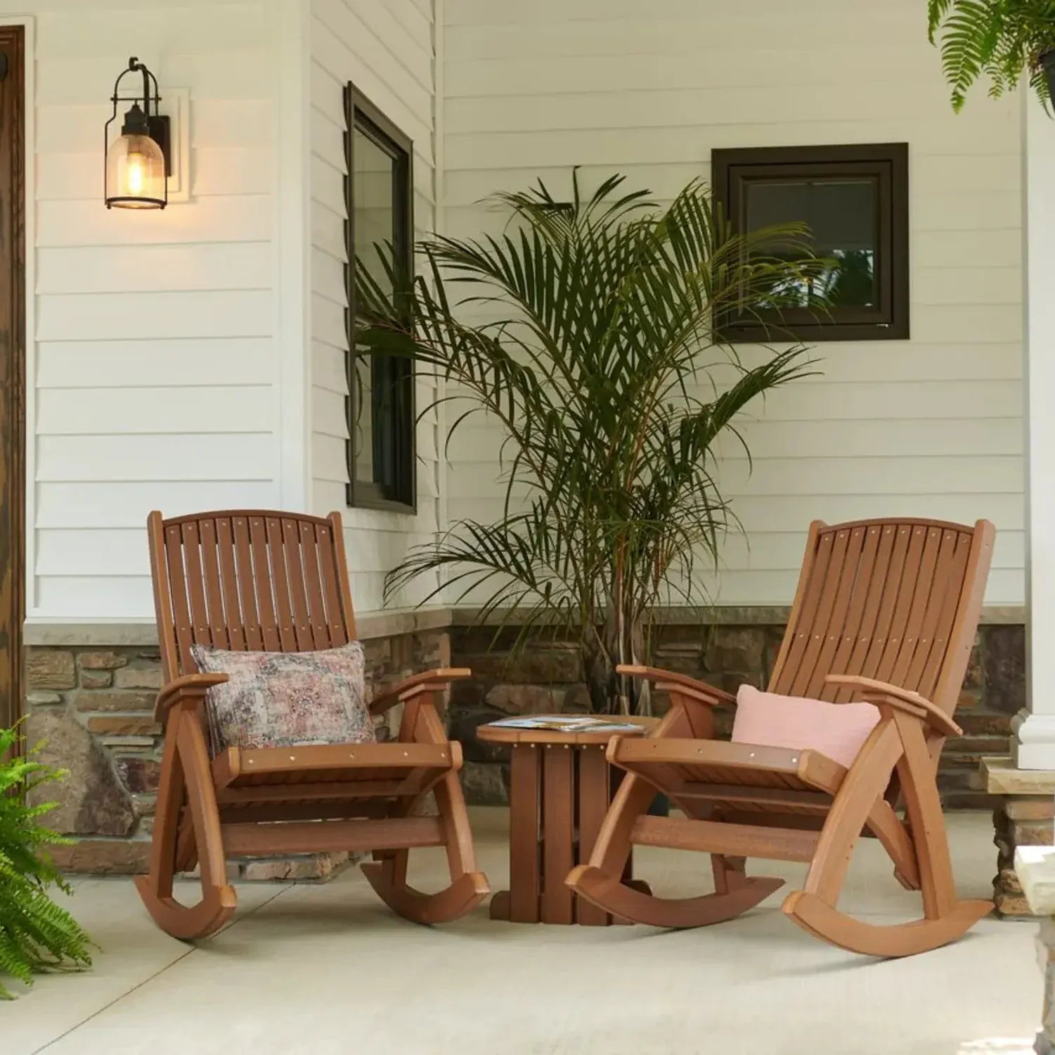 Rocking chair in Antique Mahogany