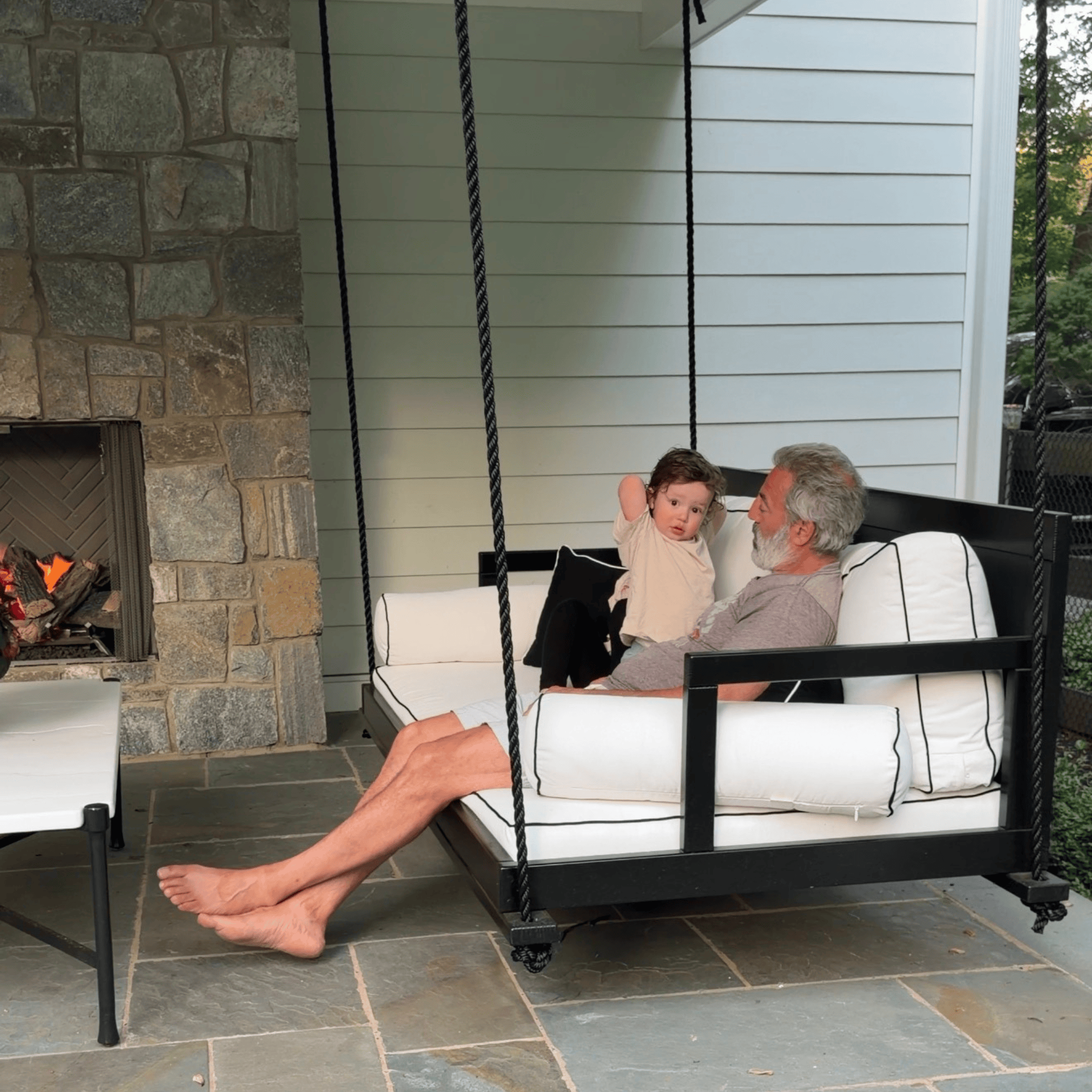 Amish Casual Stratford Swing Bed in Tricorn Black