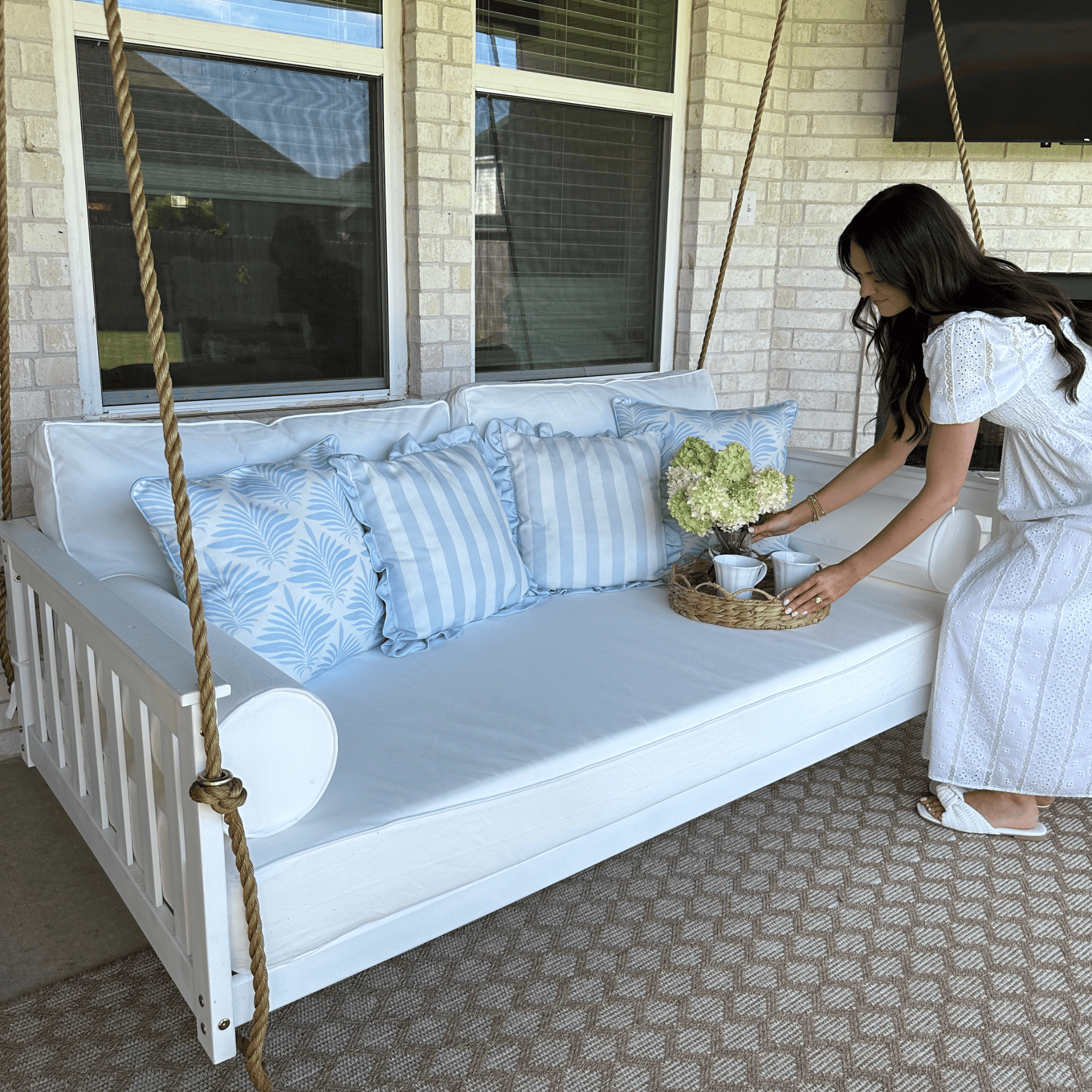 Twin Charleston Daybed Swing in White
